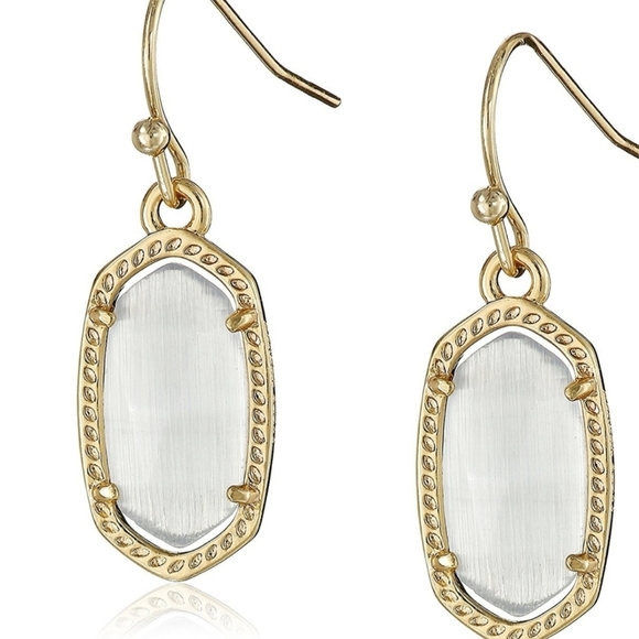 KENDRA Scott Elle Earrings in White Pearl and Gold - Picture 1 of 3